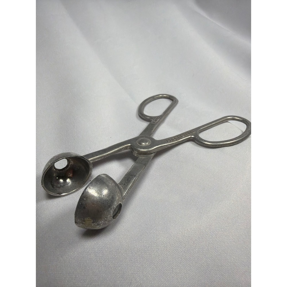Progressus Scissor Meatballer Kitchen Tool Unisex Small Silver Aluminum Vintage